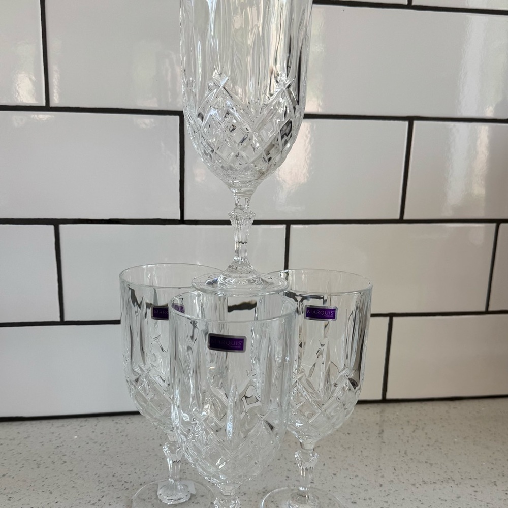New - Waterford Crystal Clear Wine Glass Set